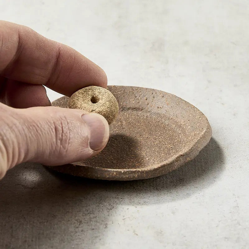 Handgefertigte Räucherschale, Rouellen-Motiv