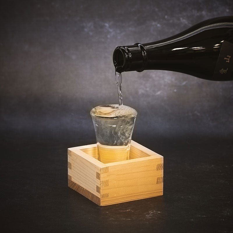 Recipiente de sake Masu 1go en madera de Hinoki