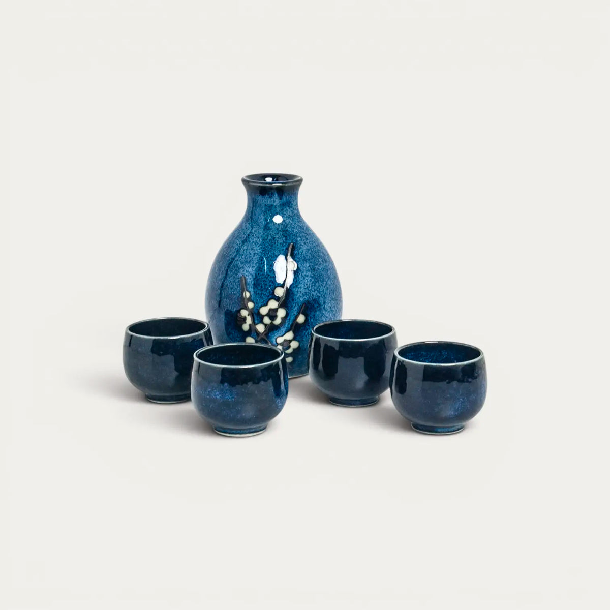Posliininen sake-setti