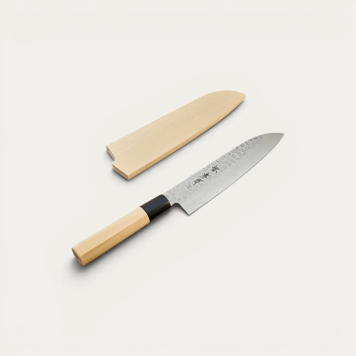 Santoku-veitsi 45-kerroksinen taottu Damaskus-terä 180 mm