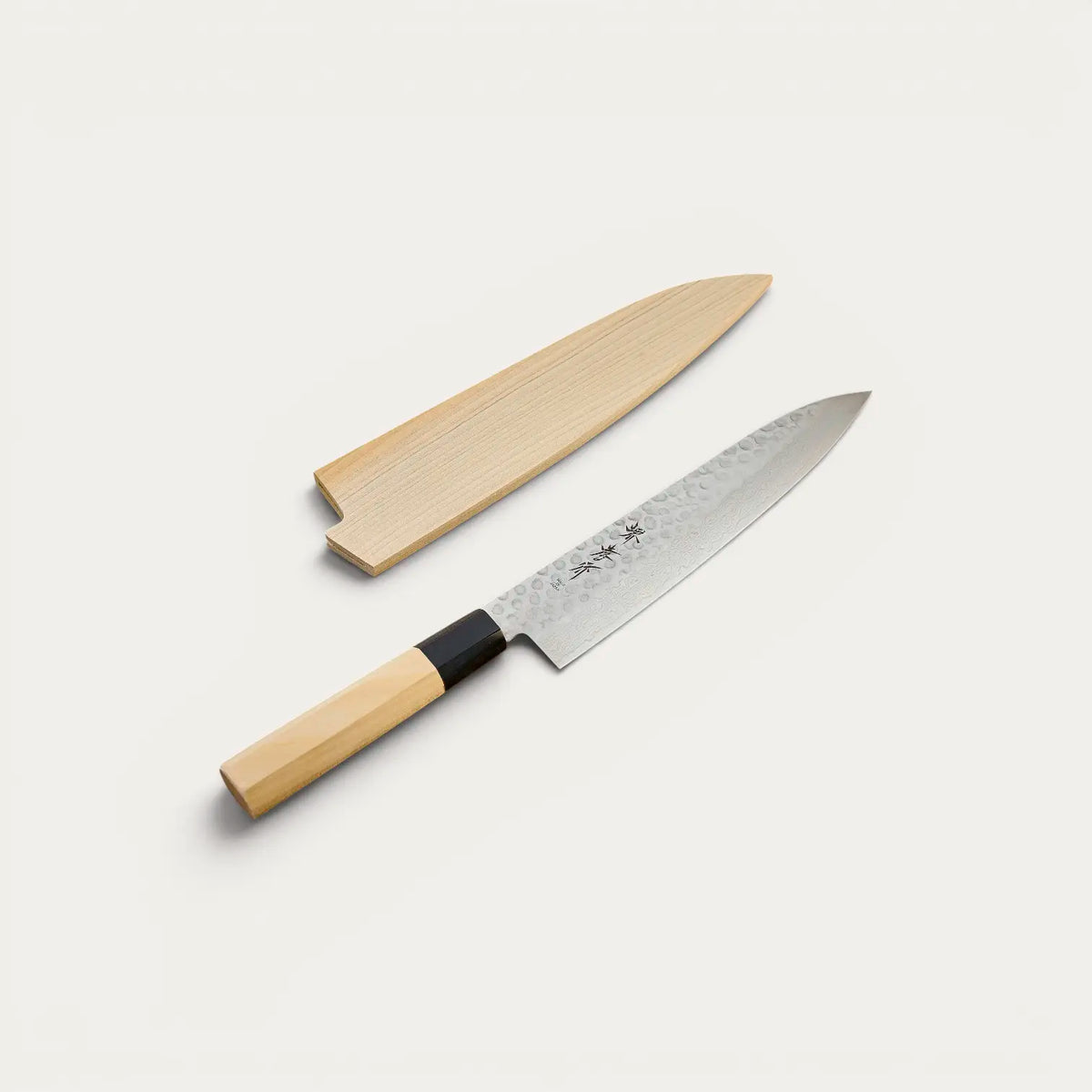 Chef-veitsi, 45-kerroksinen taottu Damaskoterästä valmistettu klinge 210 mm