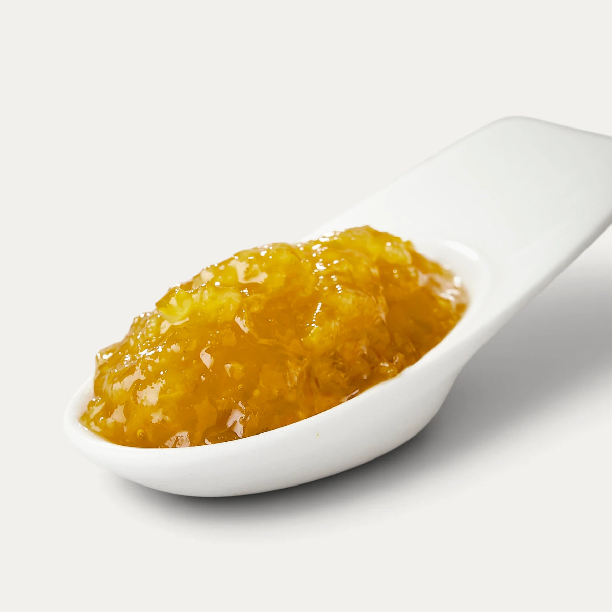 Handwerklich hergestelltes Yuzu-Püree aus Kōchi