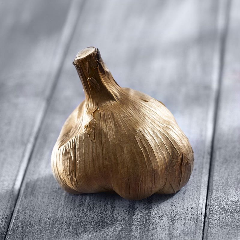 Schwarzer Knoblauch aus Aomori oder Mié