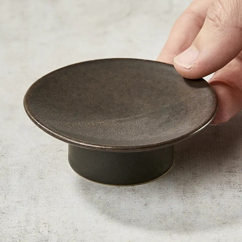 Footed amuse-bouche dish 