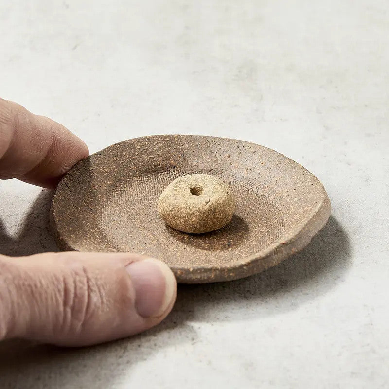 Handgefertigte Räucherschale, Rouellen-Motiv