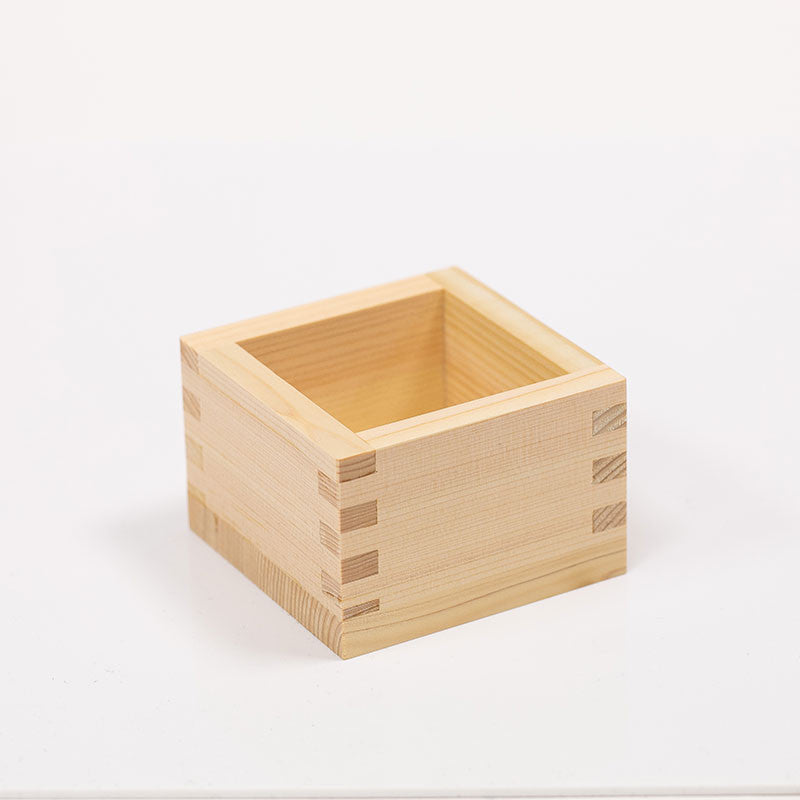 Recipiente de sake Masu 1go en madera de Hinoki