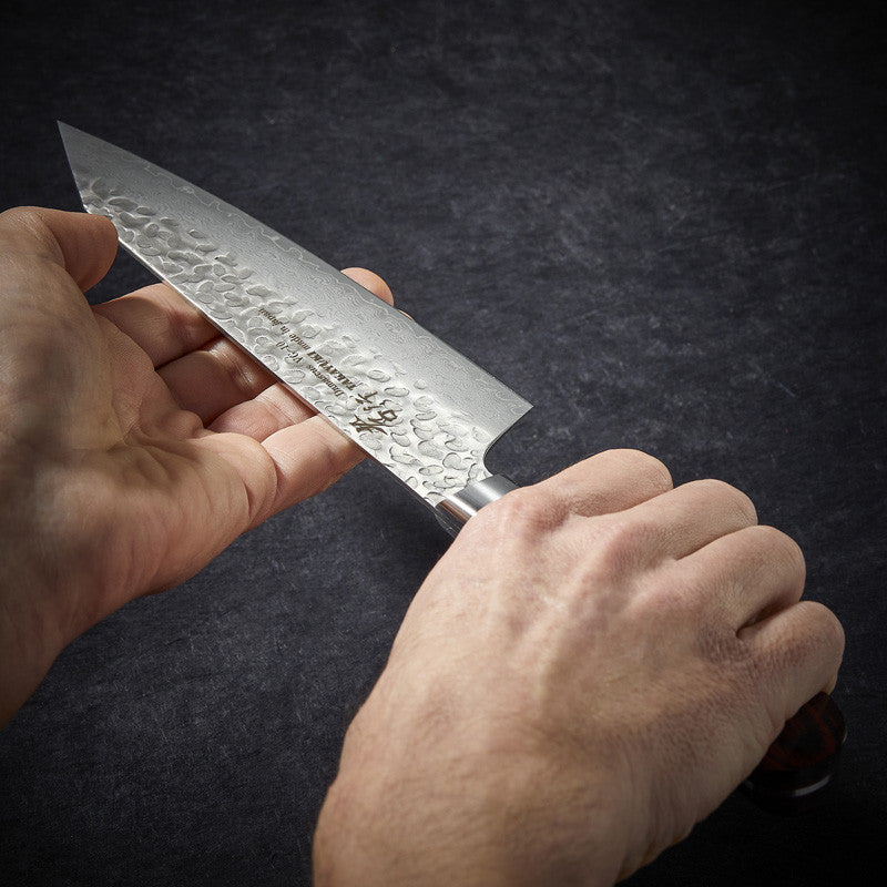 Kengata Santoku knife, 33-layer hammered Damascus blade 160 mm