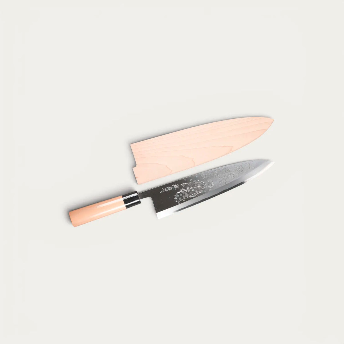 Coltello Kasumitogi Deba 300 mm, motivo "Maiko e fiore di ciliegio" di Michiko KUBOTA