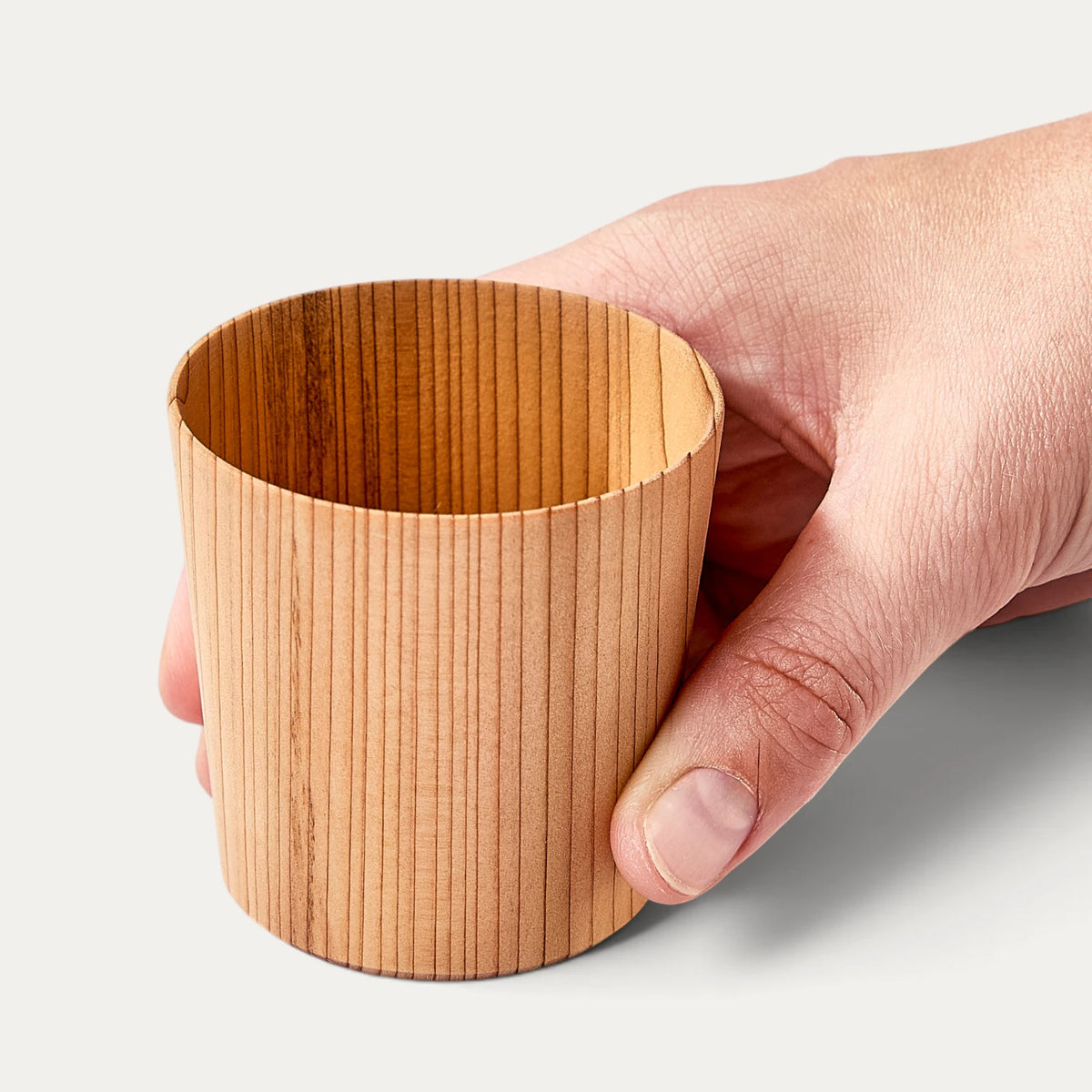 Copa de sake de madera de cedro de Yoshino